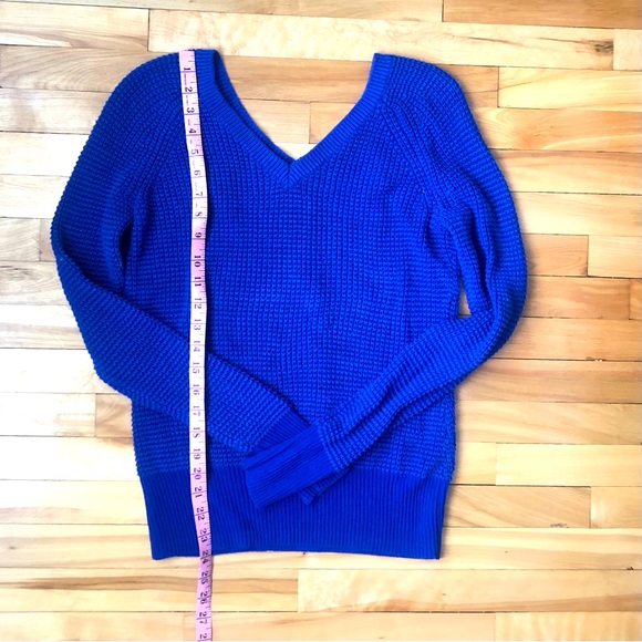 waffle weave Calvin Klein cobalt blue v neck sweater - Picture 3 of 5